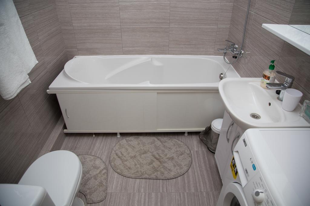 Ferienwohnung Flat2Let Boryspilʼ Exterior foto